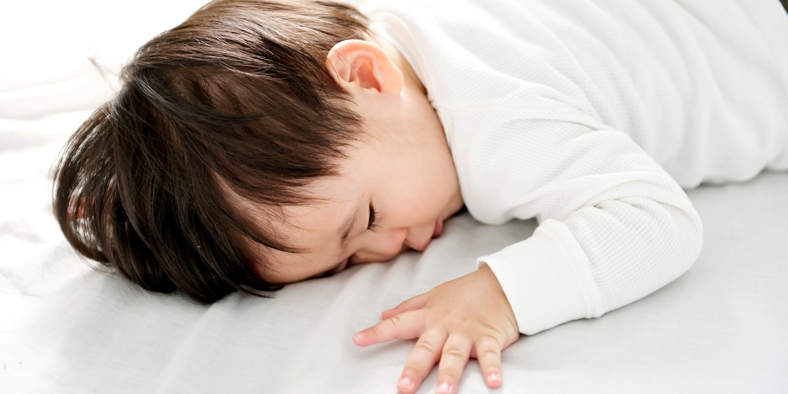 ストローマグ以外も要注意。子どもの歯並びに影響を与える物や癖